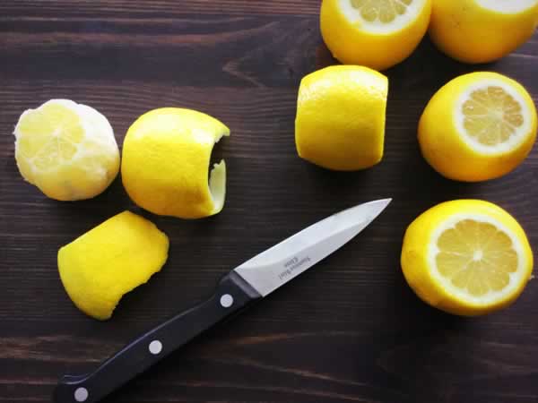 Peeling lemons, step 3