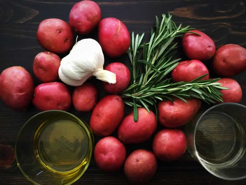 Rosemary Potatoes with Roasted Heads of Garlic Ingredients