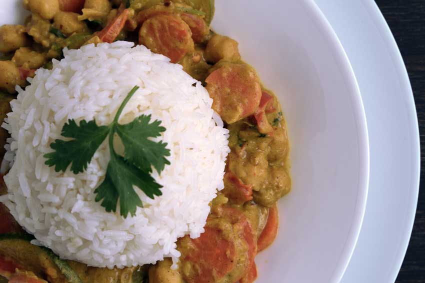 Chickpeas in Turmeric Peanut Butter Curry
