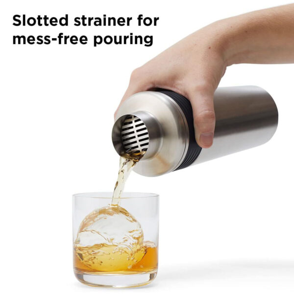 Slotted strainer for mess-free pouring