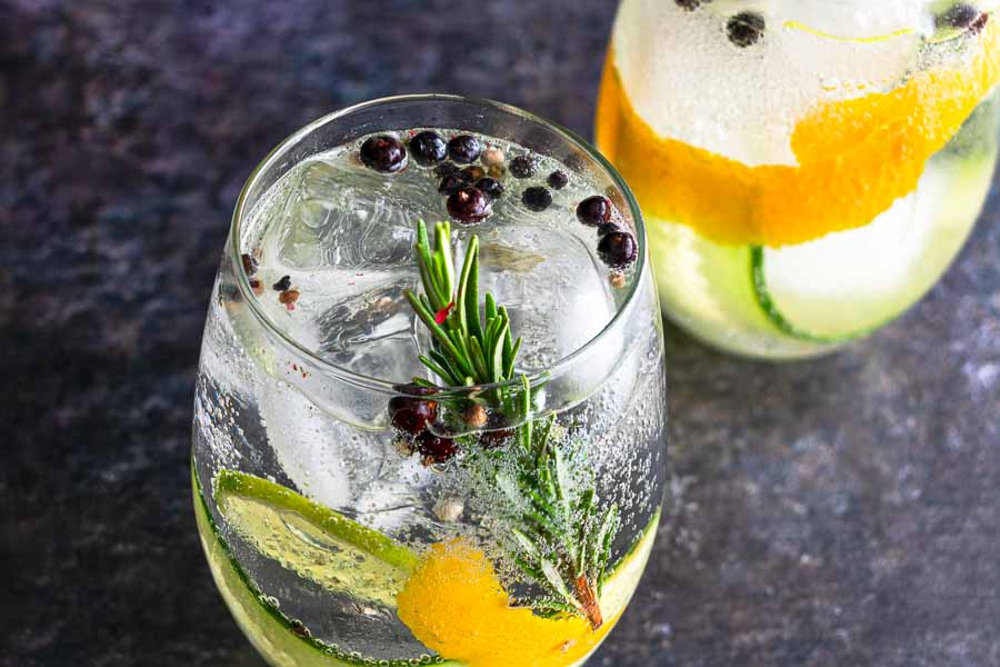 Spanish Gin and Tonic (Gin Tonica) Recipe