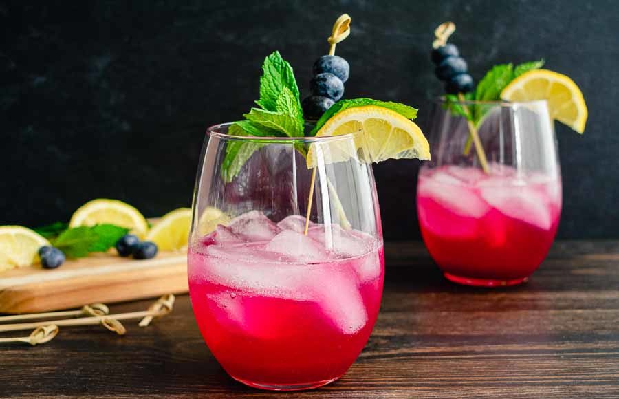 Easy Sparkling Blueberry Lemonade