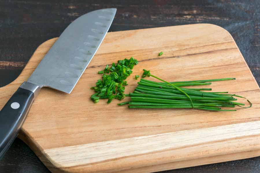Chopping the fresh chives