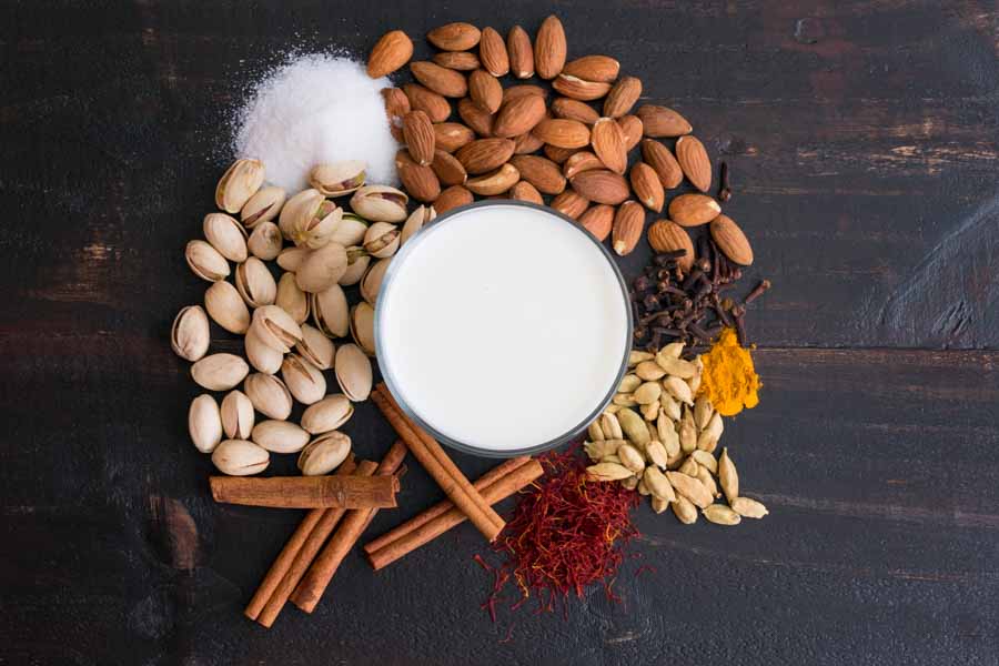 Masala Paal (Spiced Milk) Ingredients