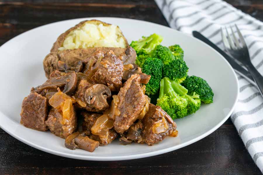 Slow Cooked Steak Diane Casserole - Recipe Review by The Hungry Pinner